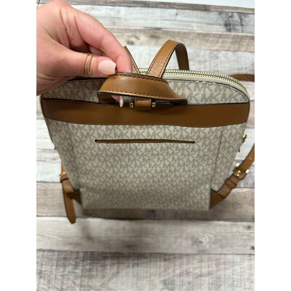 Michael Kors Dallas Medium Signature Logo MK Monogram Backpack Color Vanilla - Picture 7 of 12